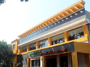 Green Park Bar & Restaurant